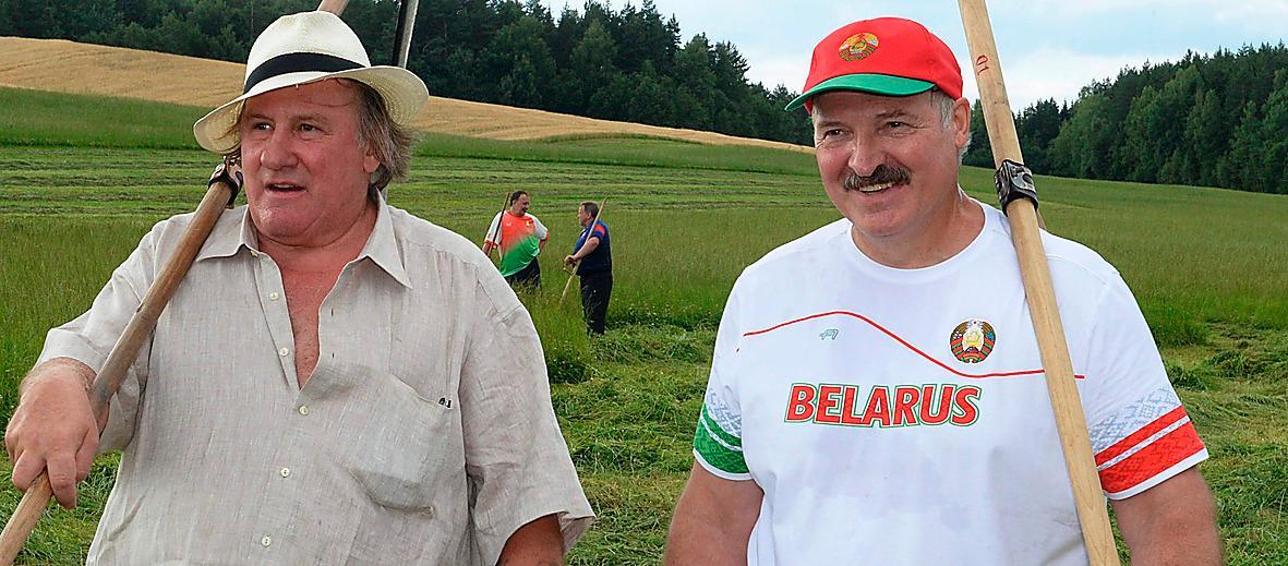 Nya polare  Gerard Depardieu protesterade mot höga skatter i Frankrike och flydde till Ryssland där Vladimir Putin (till vänster) tog emot med öppna armar. På sistone har Depardieu även blivit kompis med vitryske diktatorn Alexander Lukasjenko.