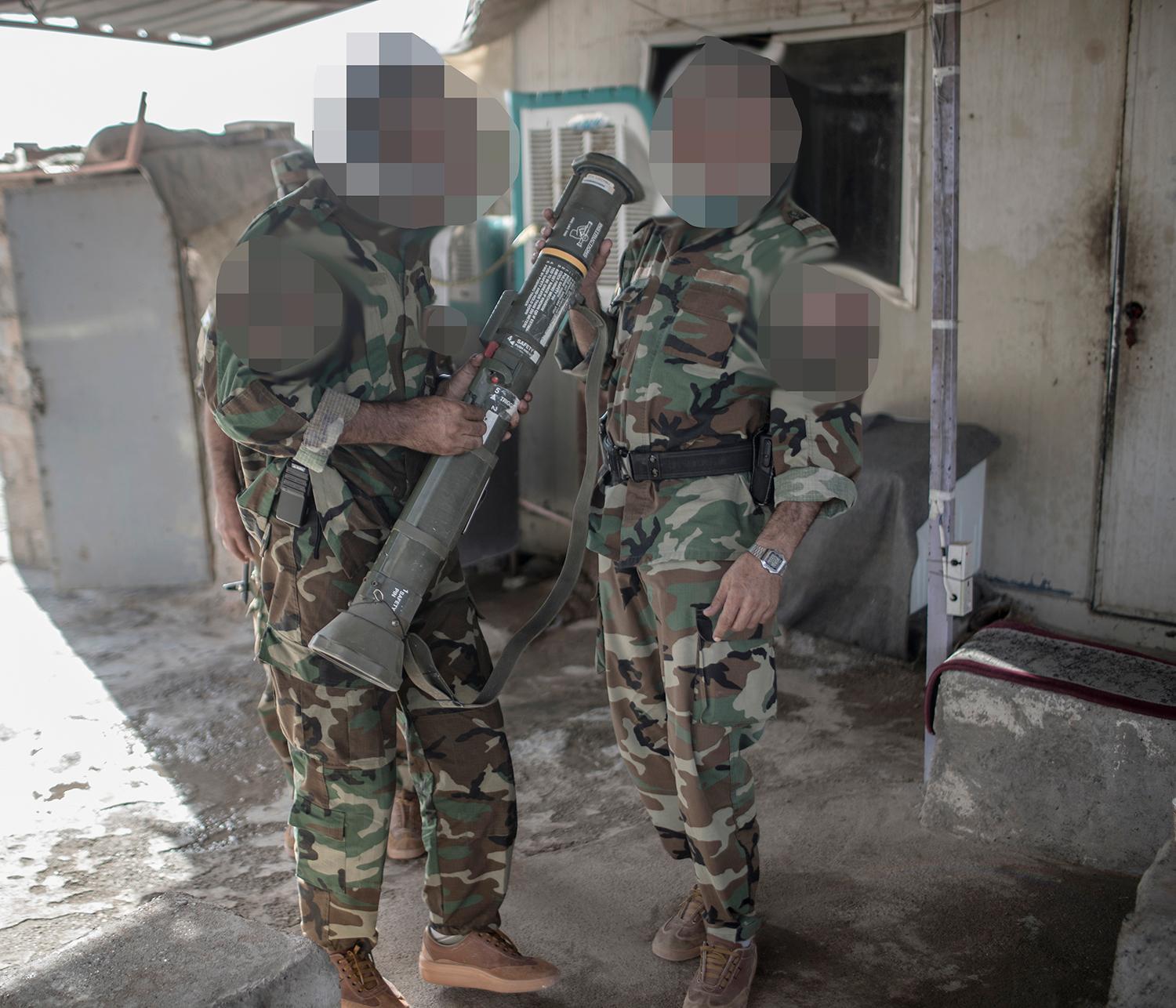 Peshmerga-soldater med svenska vapentypen AT-4.