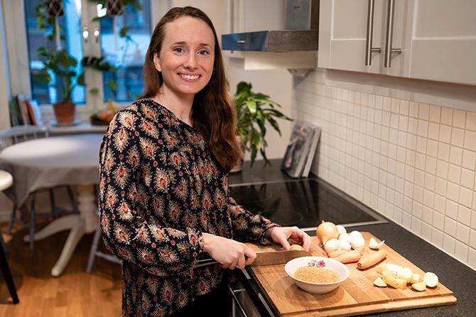 Hanna Olvenmark driver sajten undertian.com och är ett riktigt proffs på att laga så god mat som möjligt med liten budget.