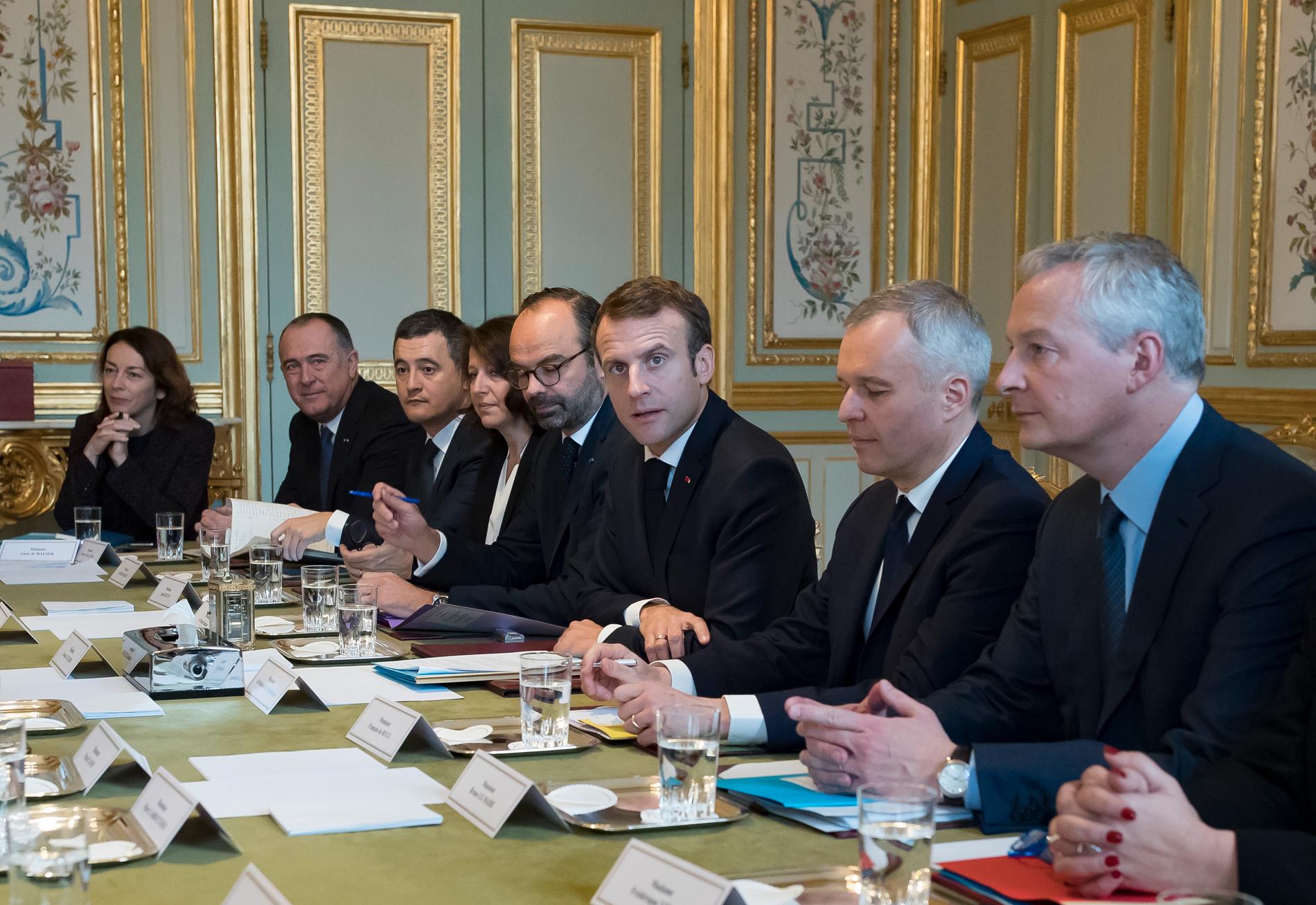 Frankrikes president Emmanuel Macron i mitten. Arkivbild.