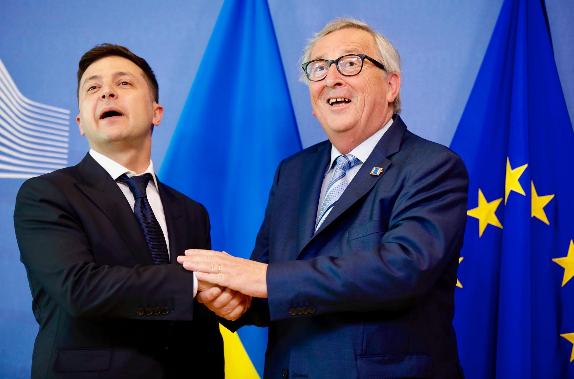 Ukrainas nye president Volodymyr Zelenskyj träffar EU-kommissionens ordförande Jean-Claude Juncker i Bryssel.