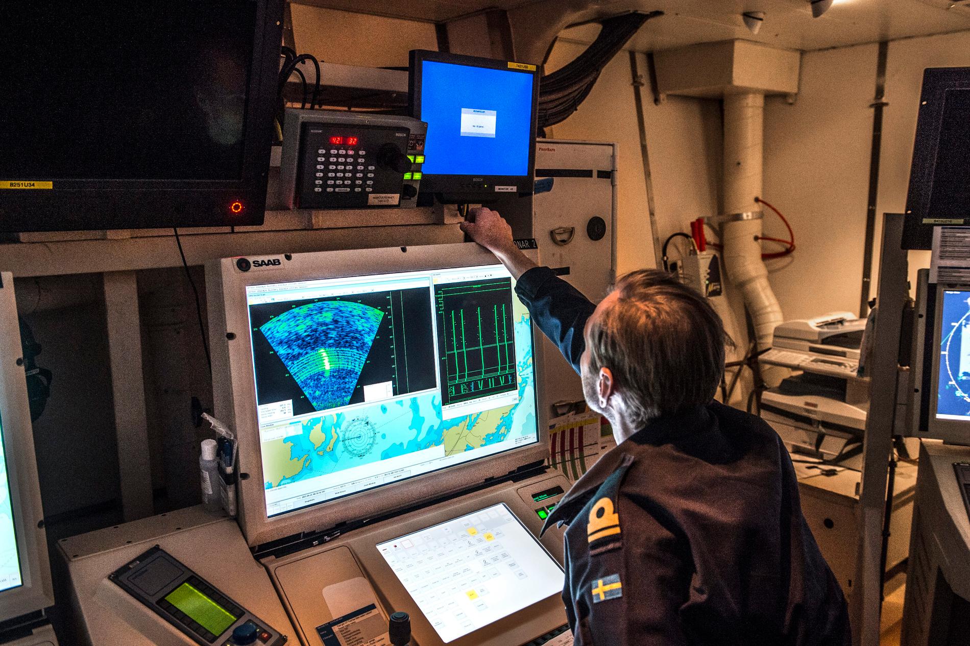 Stridsledningscentralen ombord pÂ Visbykorvetten HMS Helsingborg i samband med en militärövning 2015.