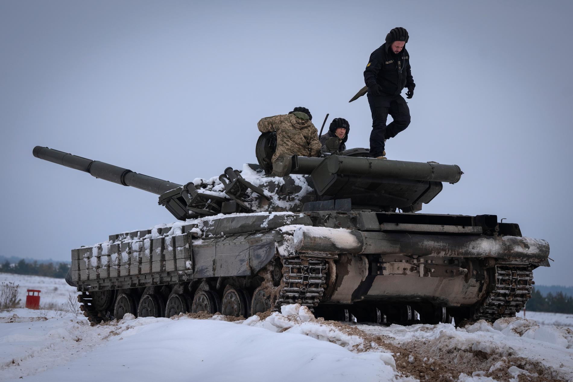 Ukrainska soldater under militärövning i december 2023. 