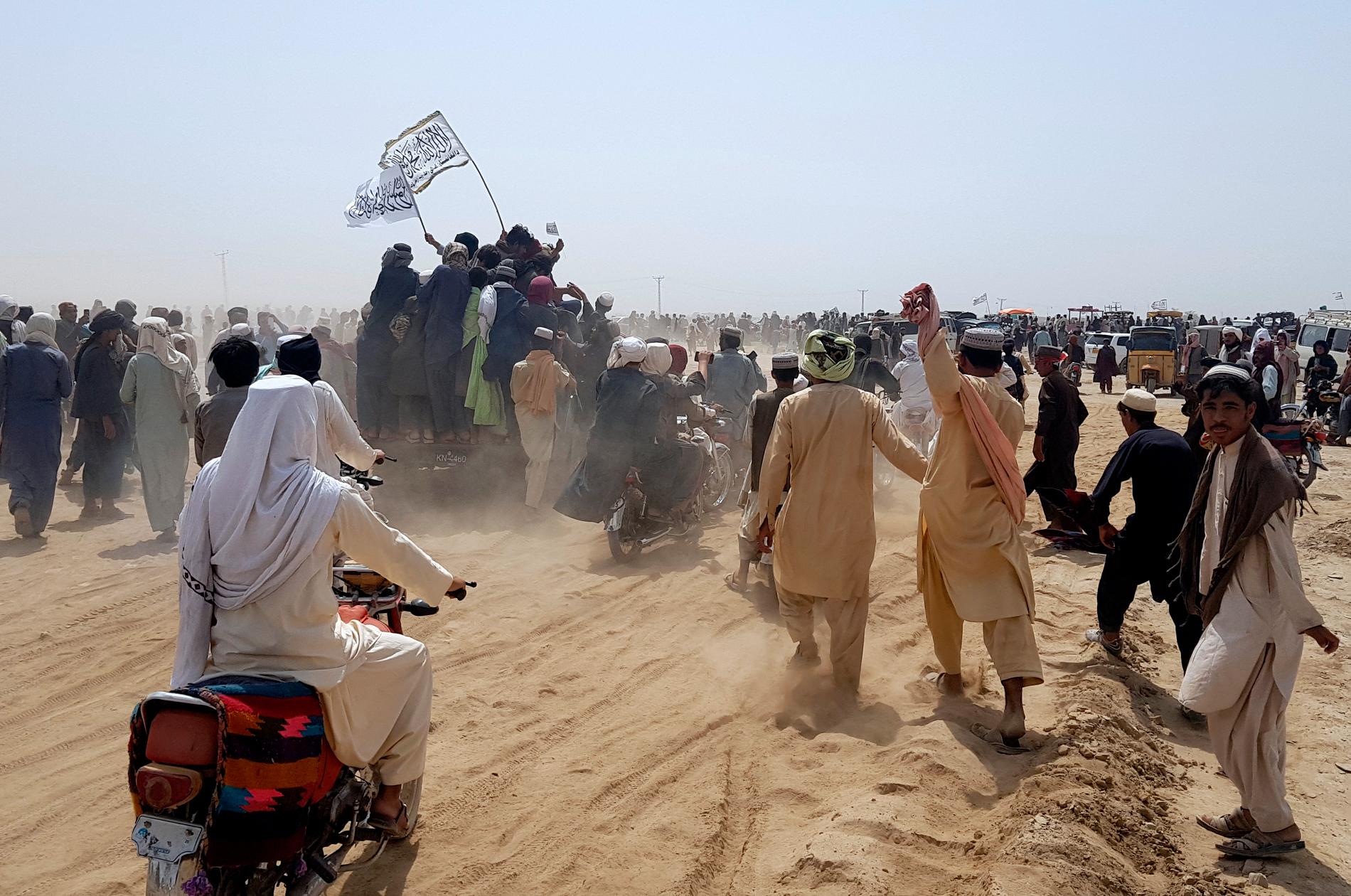 Anhängare till talibanerna i den pakistanska gränsstaden Chaman. 