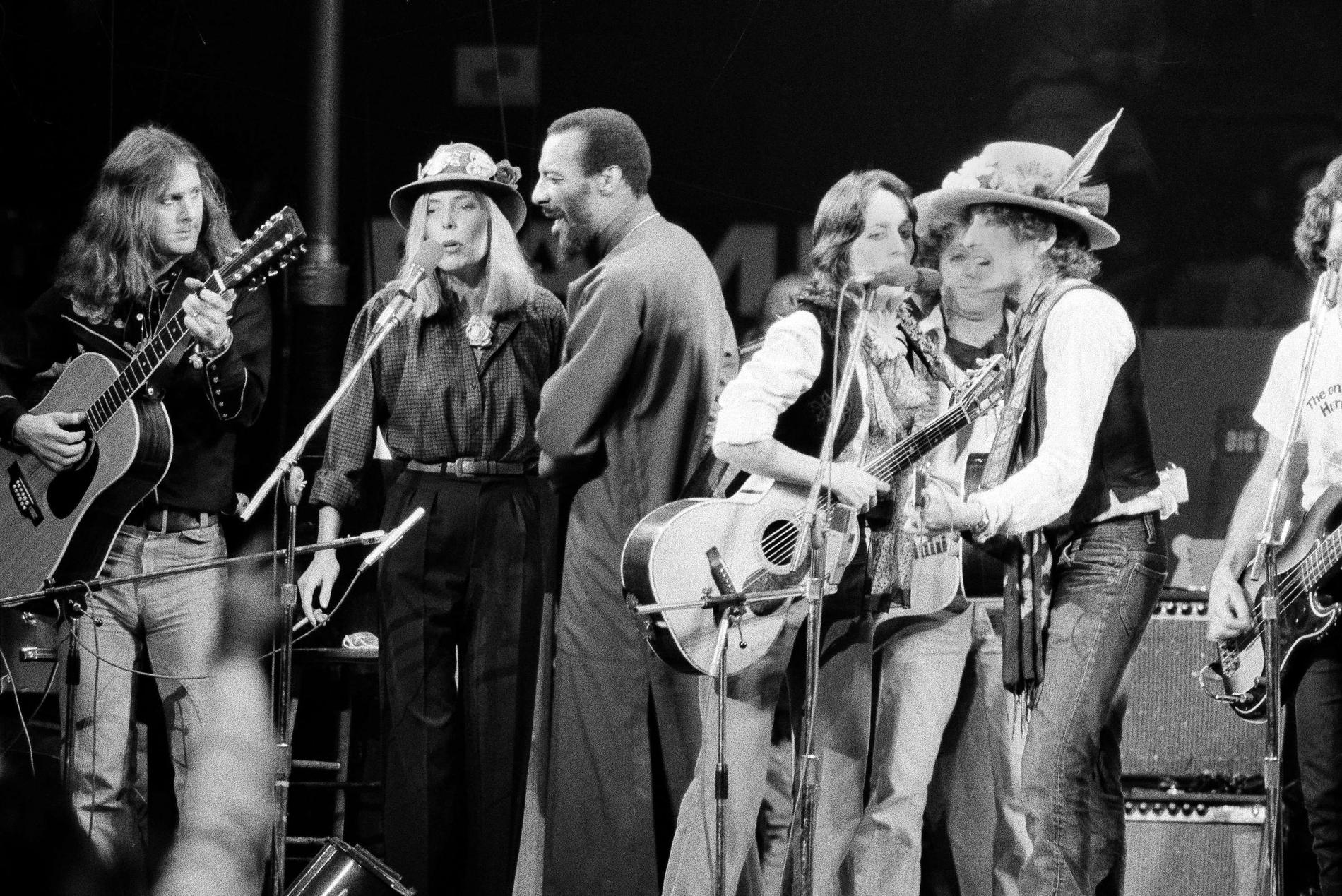 Roger McGuinn, Joni Mitchell, Richie Havens, Joan Baez och Bob Dylan.