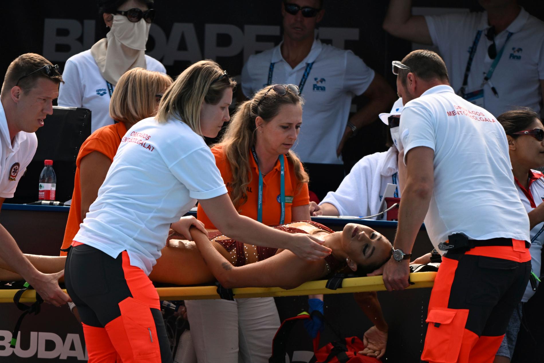Anita Alvarez svimmade och räddades av sin tränare under sim-VM i torsdags. 
