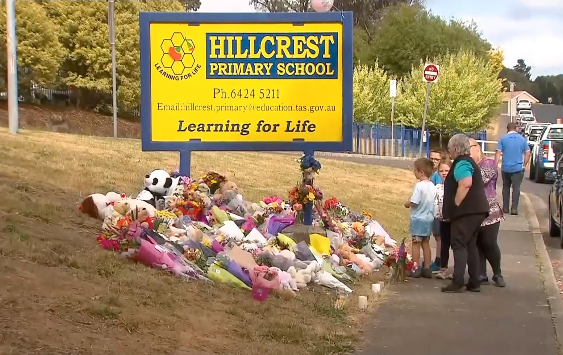 Blommar och gosedjur har lagt vid platsen där fem barn omkom i en hoppborgsolycka i torsdags.