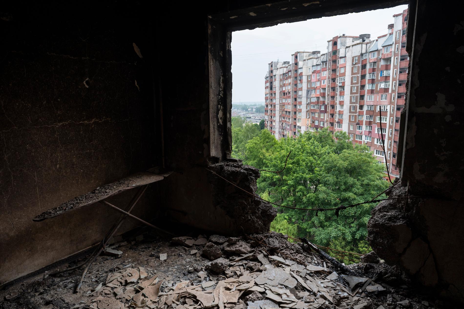 Lägenhet i Kharkiv som förstörts i rysk granatbeskjutning i helgen.