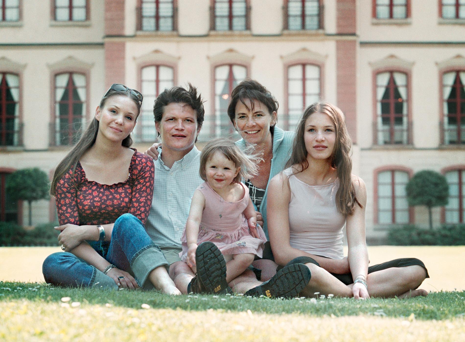 Familjen Morberg 1999:  Liza, Per, Astrid, Inese och Alida.