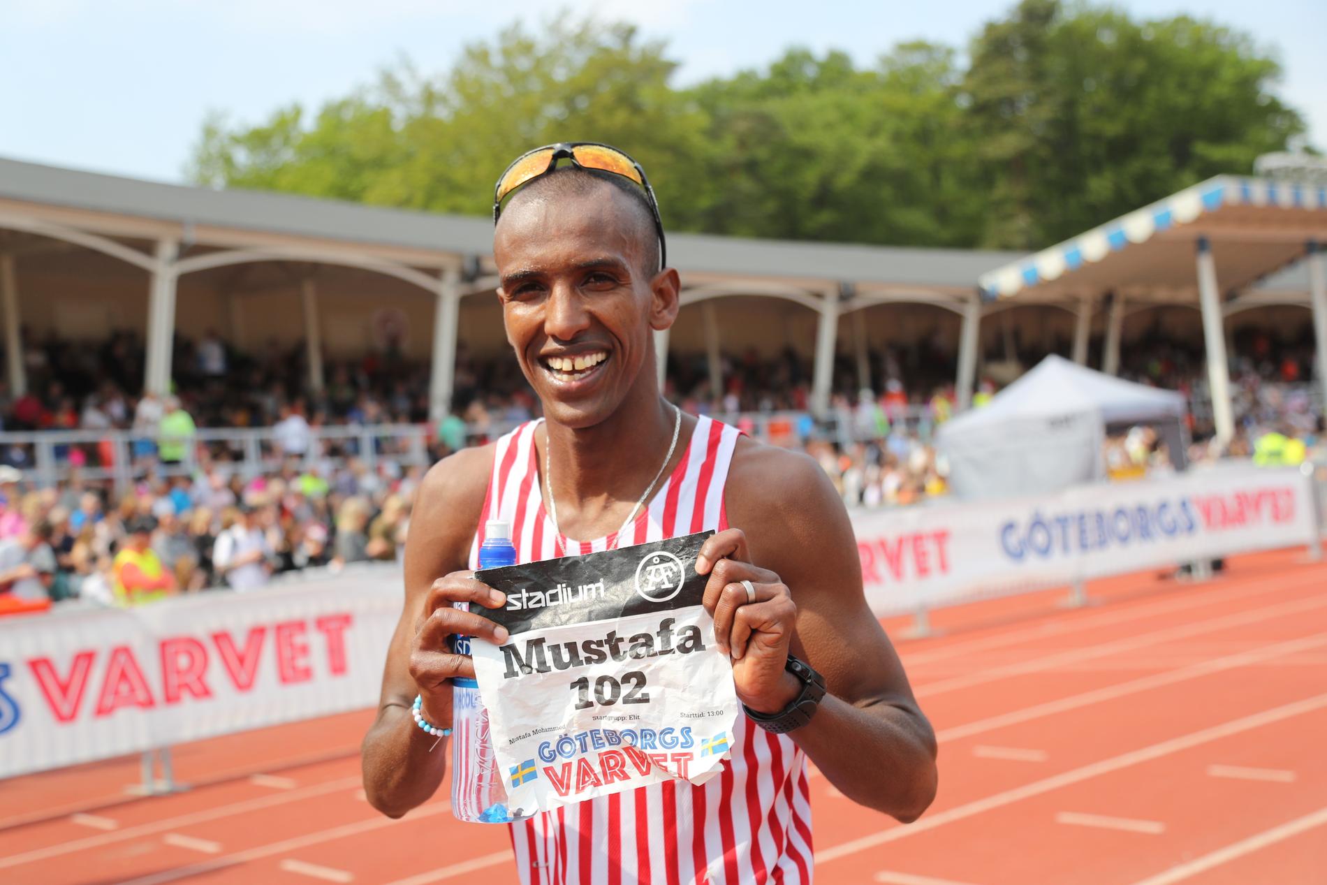 Mustafa Mohammed, Hälla, blev en bejublad svensk mästare på halvmaraton och bästa svensk.