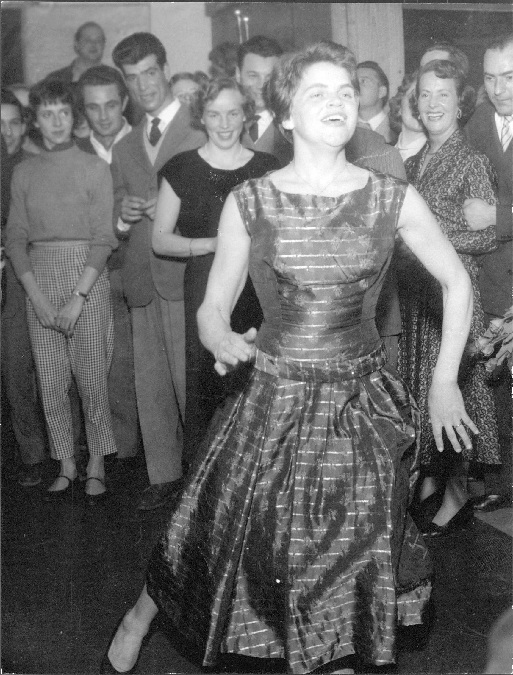 Efter bronsen i Cortina firade Sonja med dans på nattklubben Bellevue.