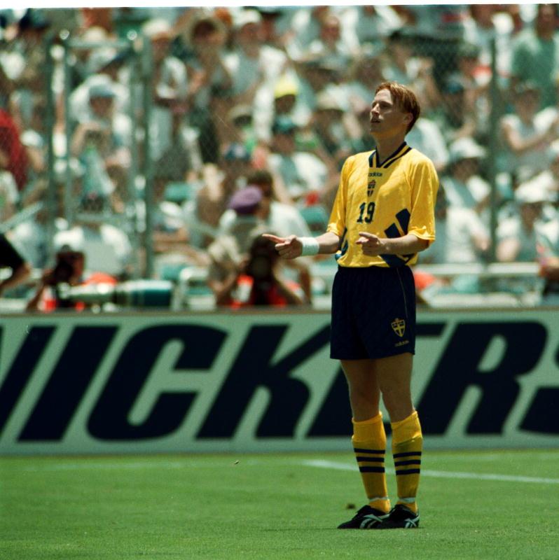 MÅLGESTENKennet Andersson signalerar för ett av sina mål mot Saudiarabien i VM 1994.