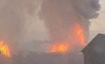 Ett VMA har gått ut till boende i Skara efter att en brand brutit ut.