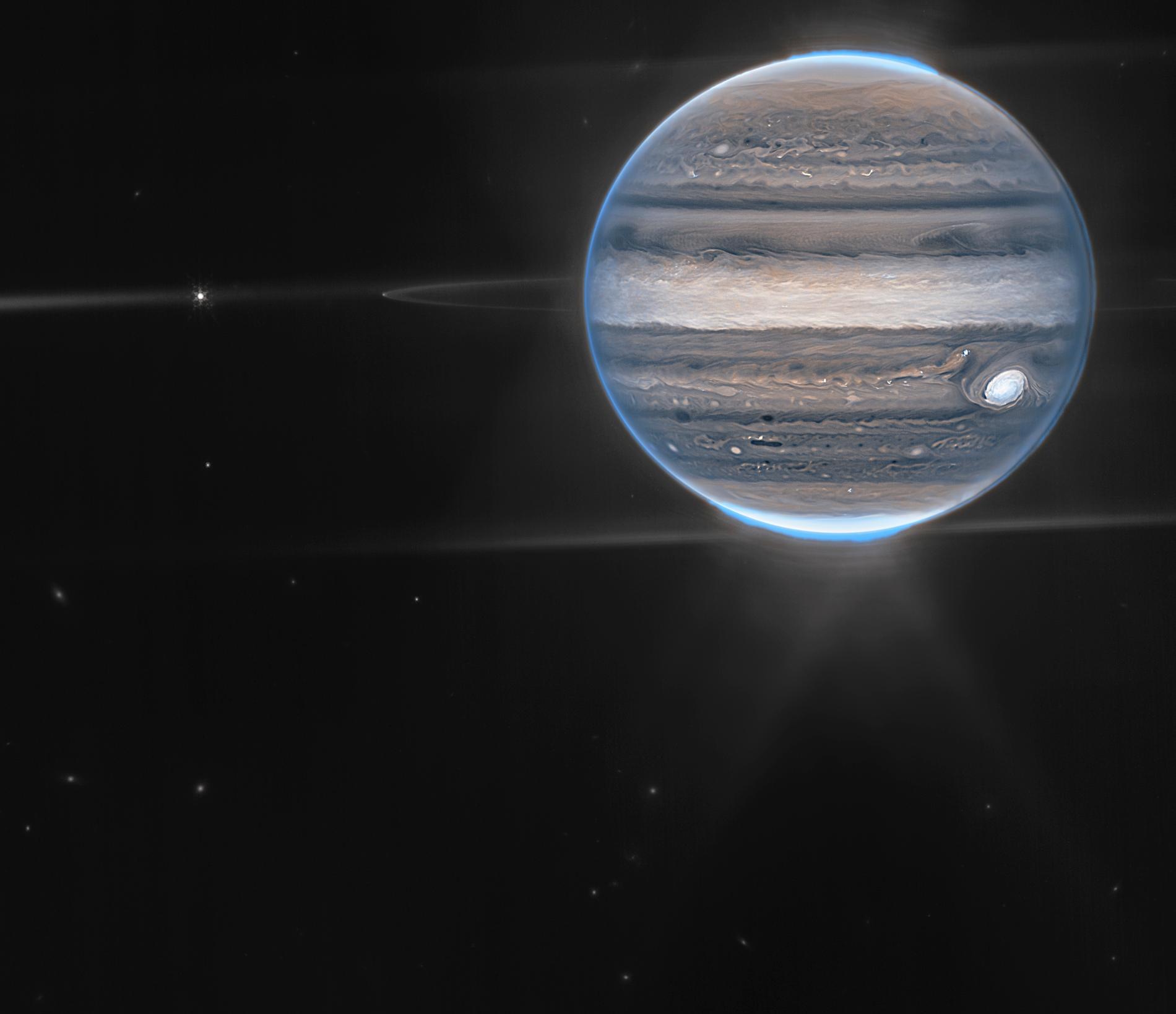Fotot på Jupiter är taget av James Webb-teleskopet den 27 juli och har färglagts i efterhand.