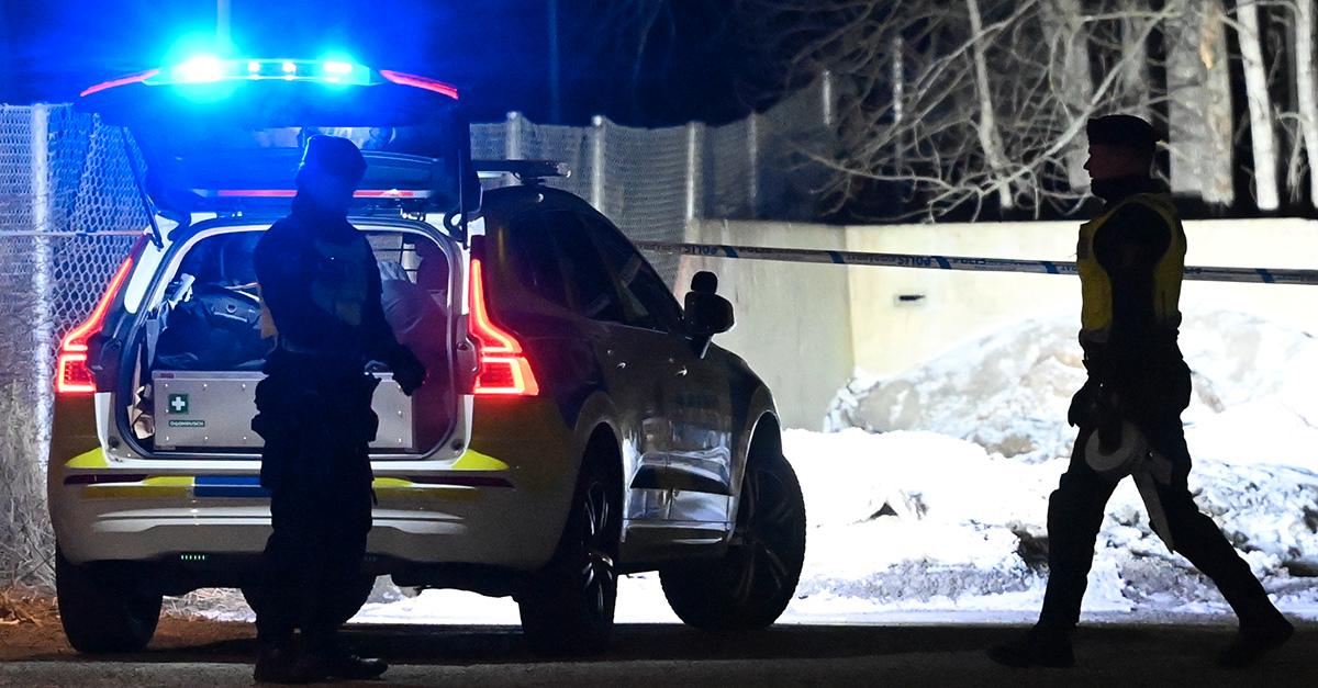 Polisen sökte under natten efter spår i Flemingsberg.