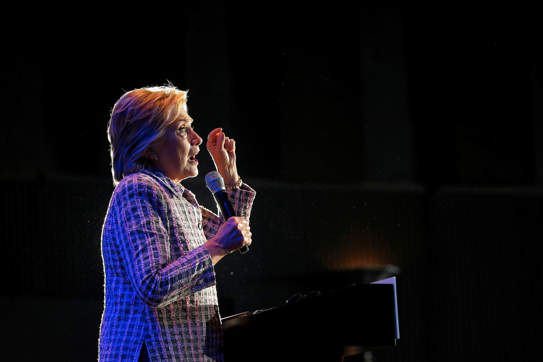 Inför Demokraternas konvent säger Hillary Clinton att hon haft det tufft genom hela valrörelsen. ”Folk anklagar gärna mig på ett beklagligt vis”, sa hon till CBS.
