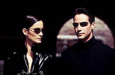 Carrie-Anne Moss och Keanu Reeves i "The Matrix reloaded".