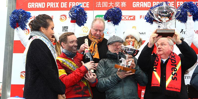 Här firar kretsen kring Readly Express segern i Prix de France.