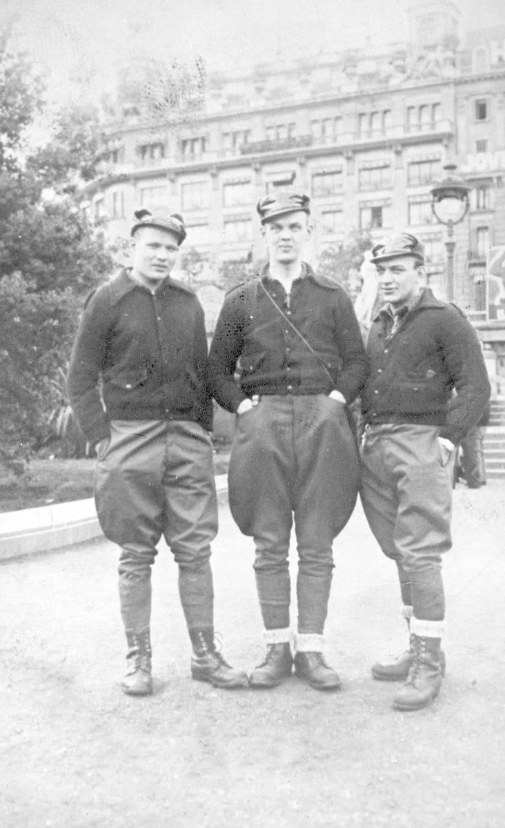 Ungefär 500 personer från Sverige deltog i det spanska inbördeskriget. Från vänster: Yngve Andersson, Harry Norrblom och en man som enbart benämns med efternamnet Hagberg.