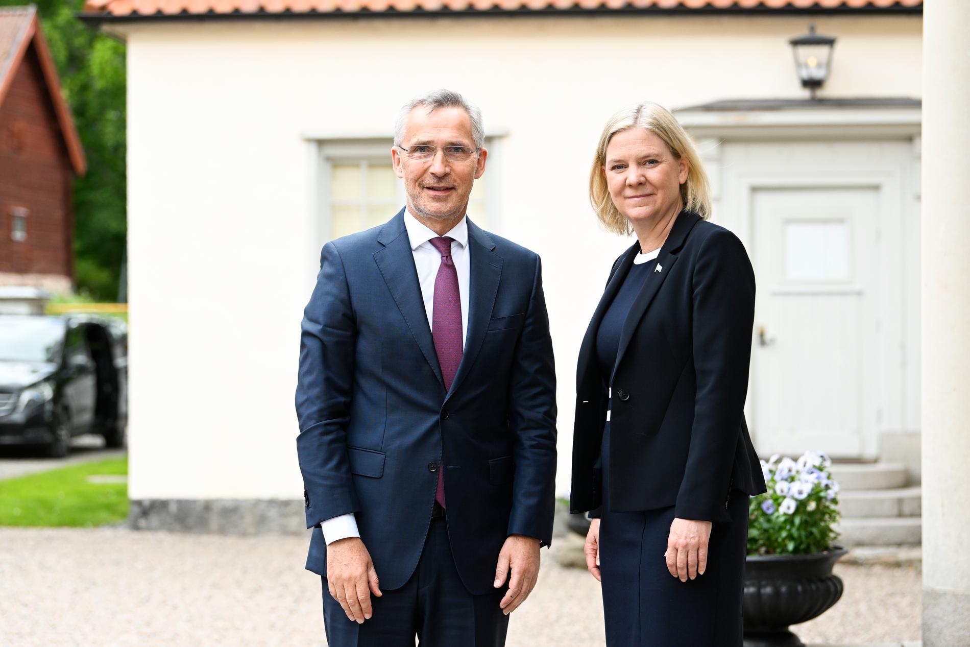 Statsminister Magdalena Andersson (S) tog emot Natos generalsekreterare Jens Stoltenberg inför måndagens möte där man bland annat diskuterade Sverige och Finlands ansökningar om Natomedlemskap.