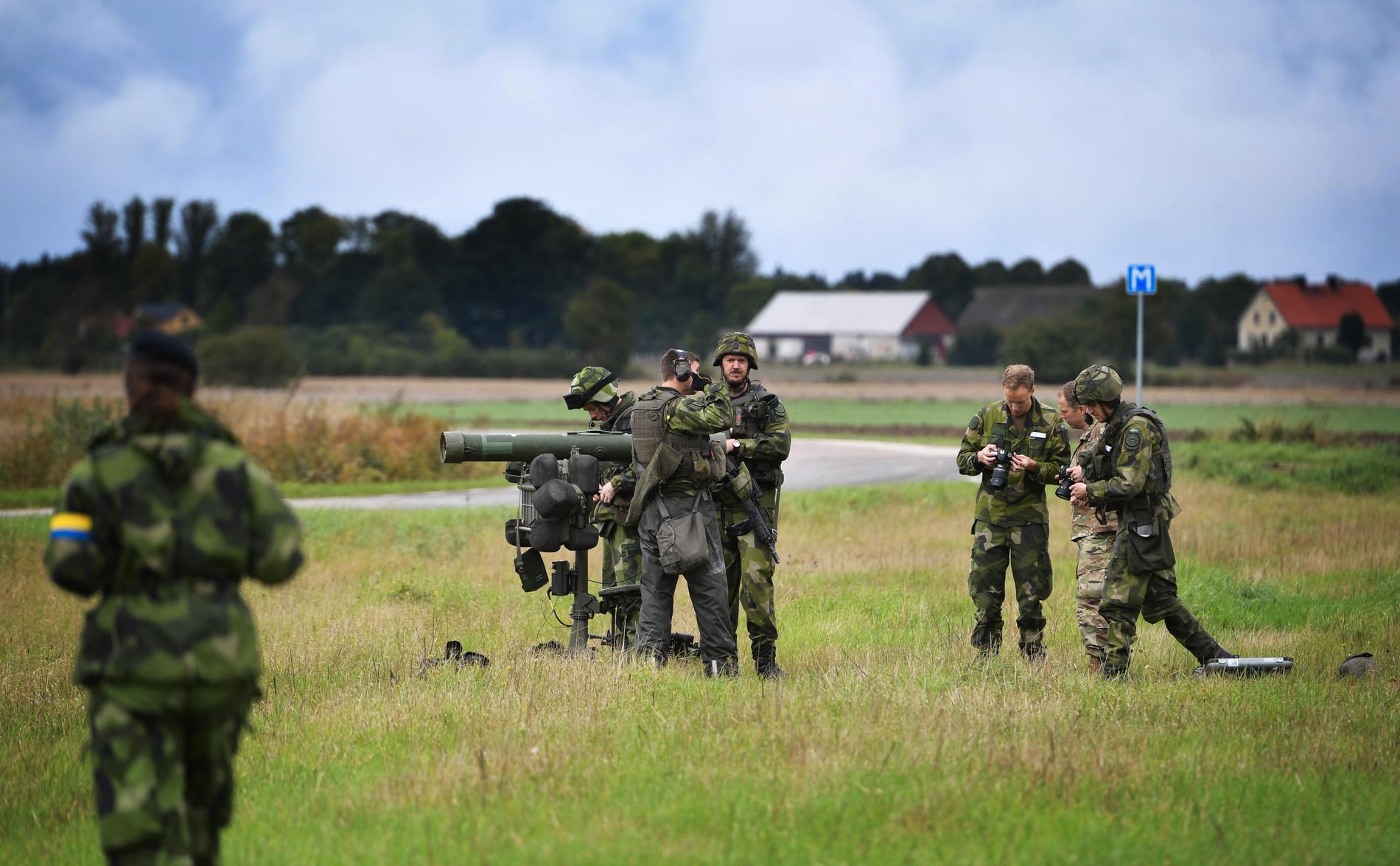Amerikanska soldater övar ihop med svenska på Gotland.