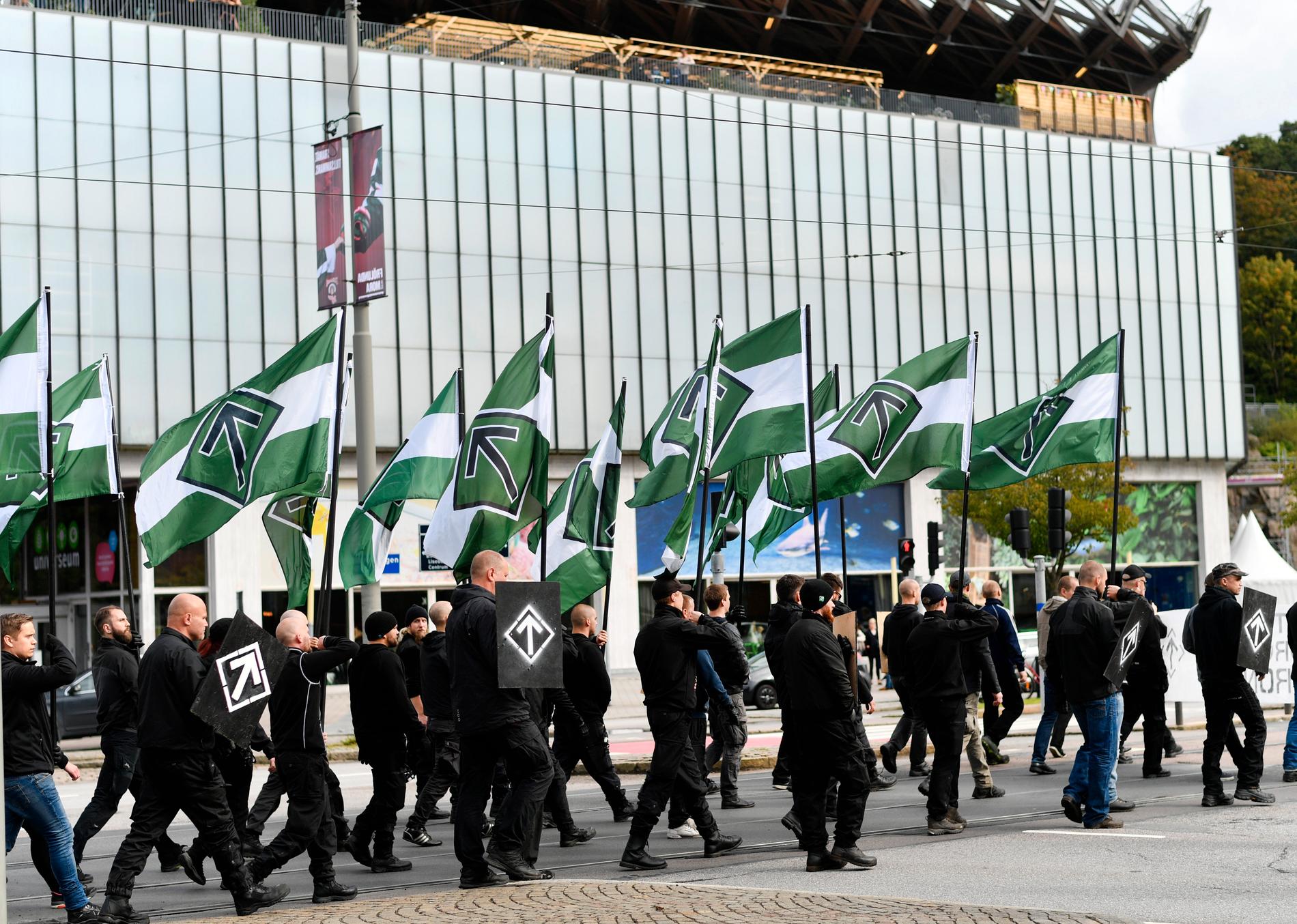 Den 17 september demonstrerade ett 50-tal nazister olovligt i Göteborg.