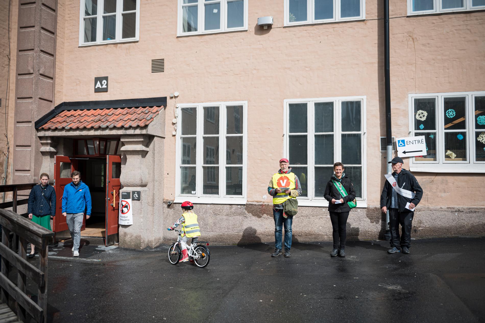 Kampanjande in i det sista på Blommenbergsskolan i Stockholm.