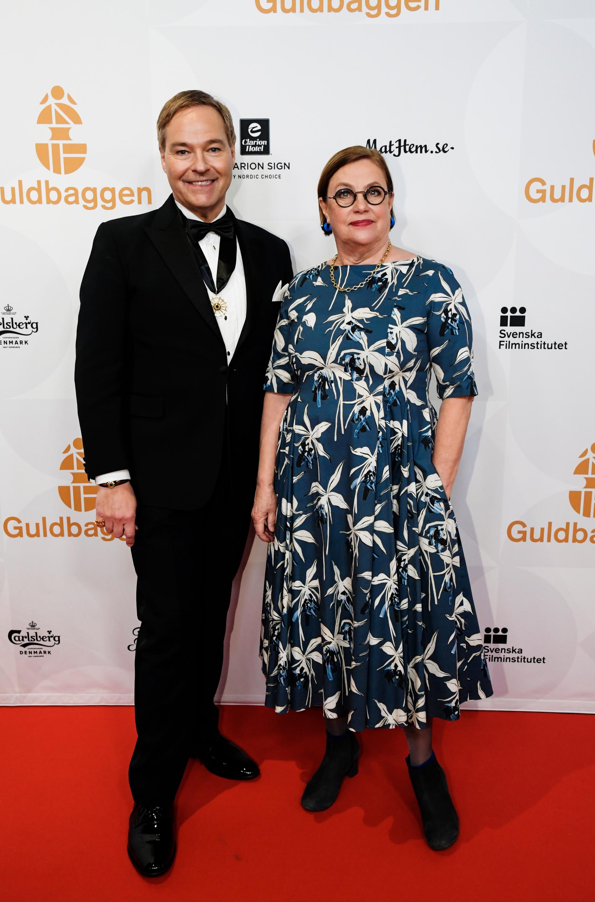 Svenska Filminstitutets presschef Jan Göransson med sällskap anländer till Guldbaggegalan 2019.
