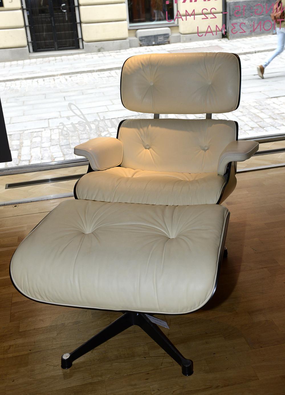 arry Scheins gamla fåtölj "Lounge Chair", designad av Charles och Ray Eames. Utropspris: 15 000–20 000 kronor.