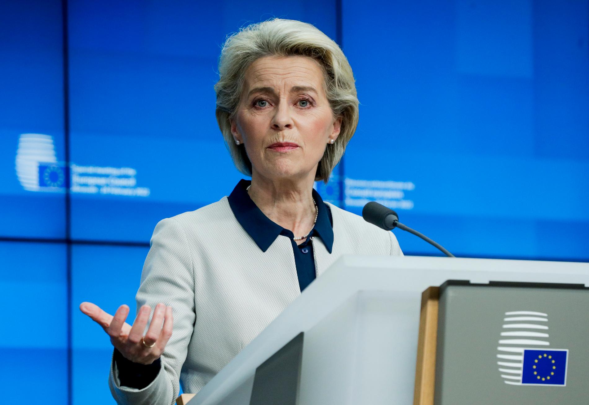 Europeiska kommissionens ordförande Ursula von der Leyen under en presskonferens den 25 februari. EU har infört en rad ekonomiska sanktioner mot Ryssland som svar på landets invasion av Ukraina.