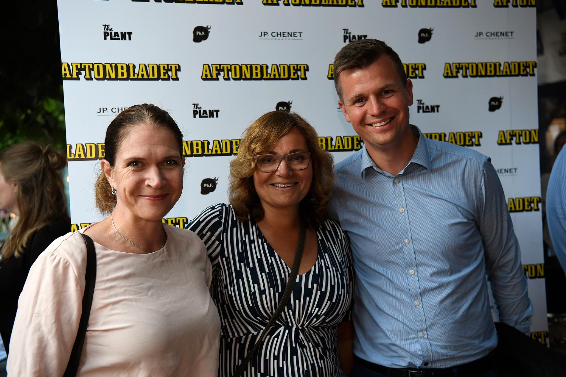 Gotlands Allehanda Eva Buskas, Aftonbladets Anette Holmqvist och Frank Hojem, presschef SEB.