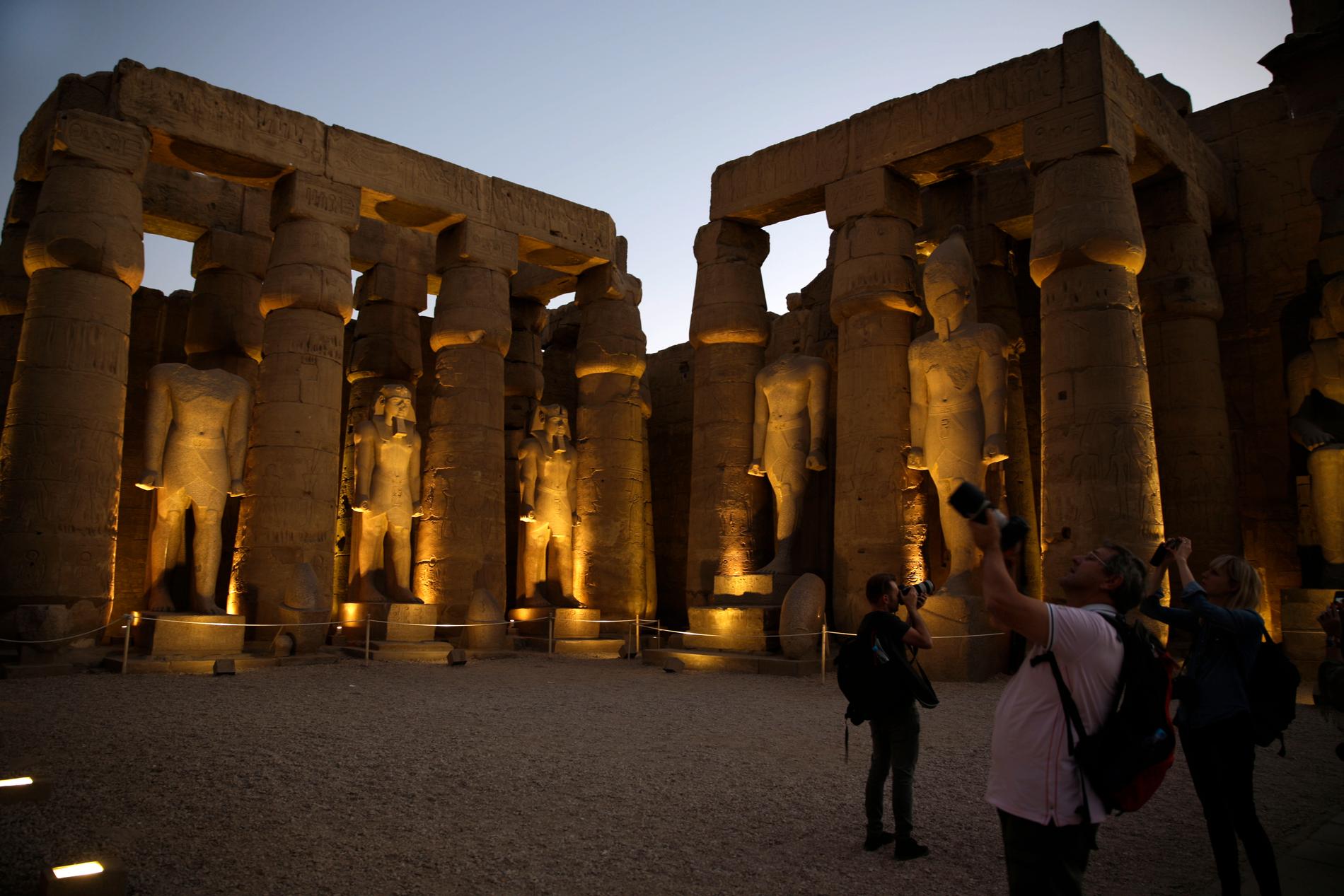 Templen i Luxor är en av de mest populära turistdestinationerna i Egypten, som fick uppleva en kraftig nedgång i antal besökare efter de folkliga protesterna 2011. Arkivbild.