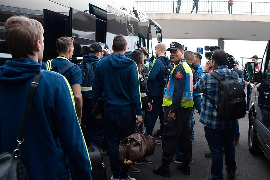 Det svenska laget anländer till Portugal.