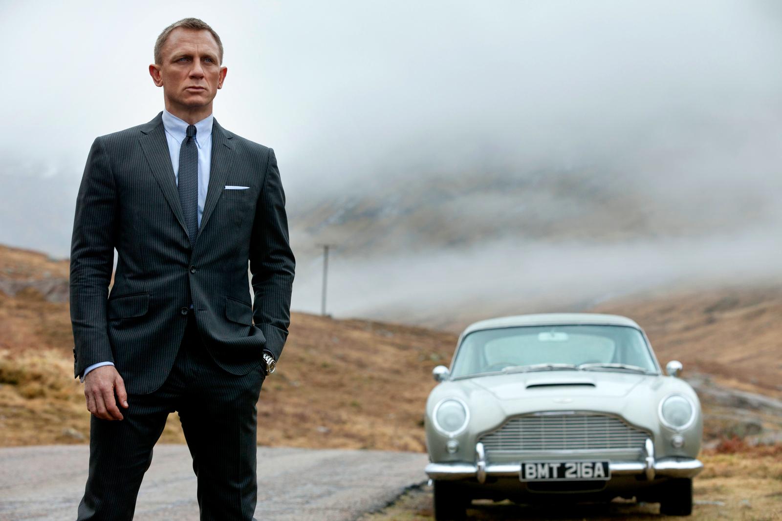 Daniel Craig och DB5:an i nya "Skyfall".