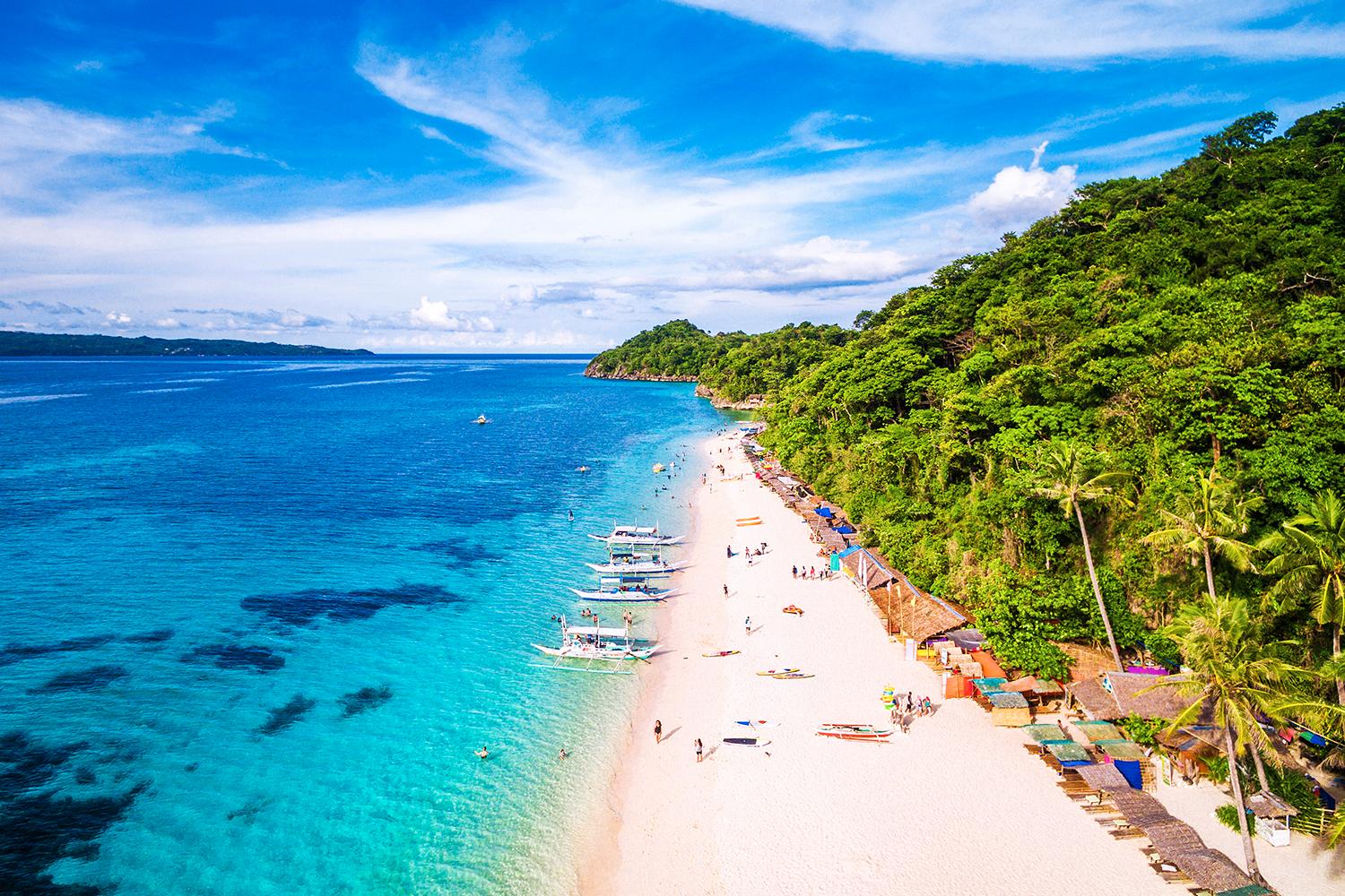 Paradisön Boracay stängs ner i ett halvår på grund av miljöförstöring på ön.