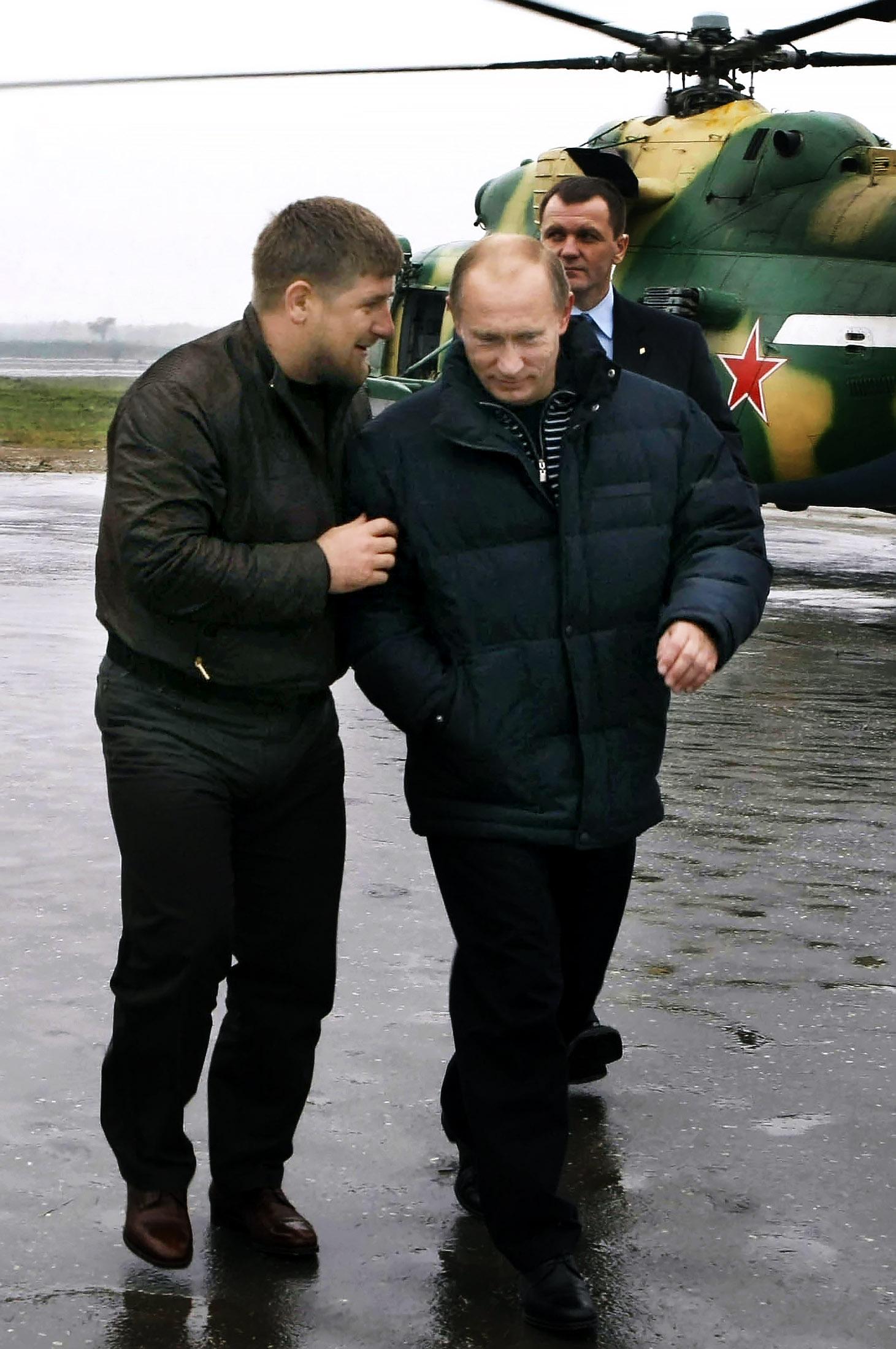 Ramzan Kadyrov tillsammans med Vladimir Putin 2008.