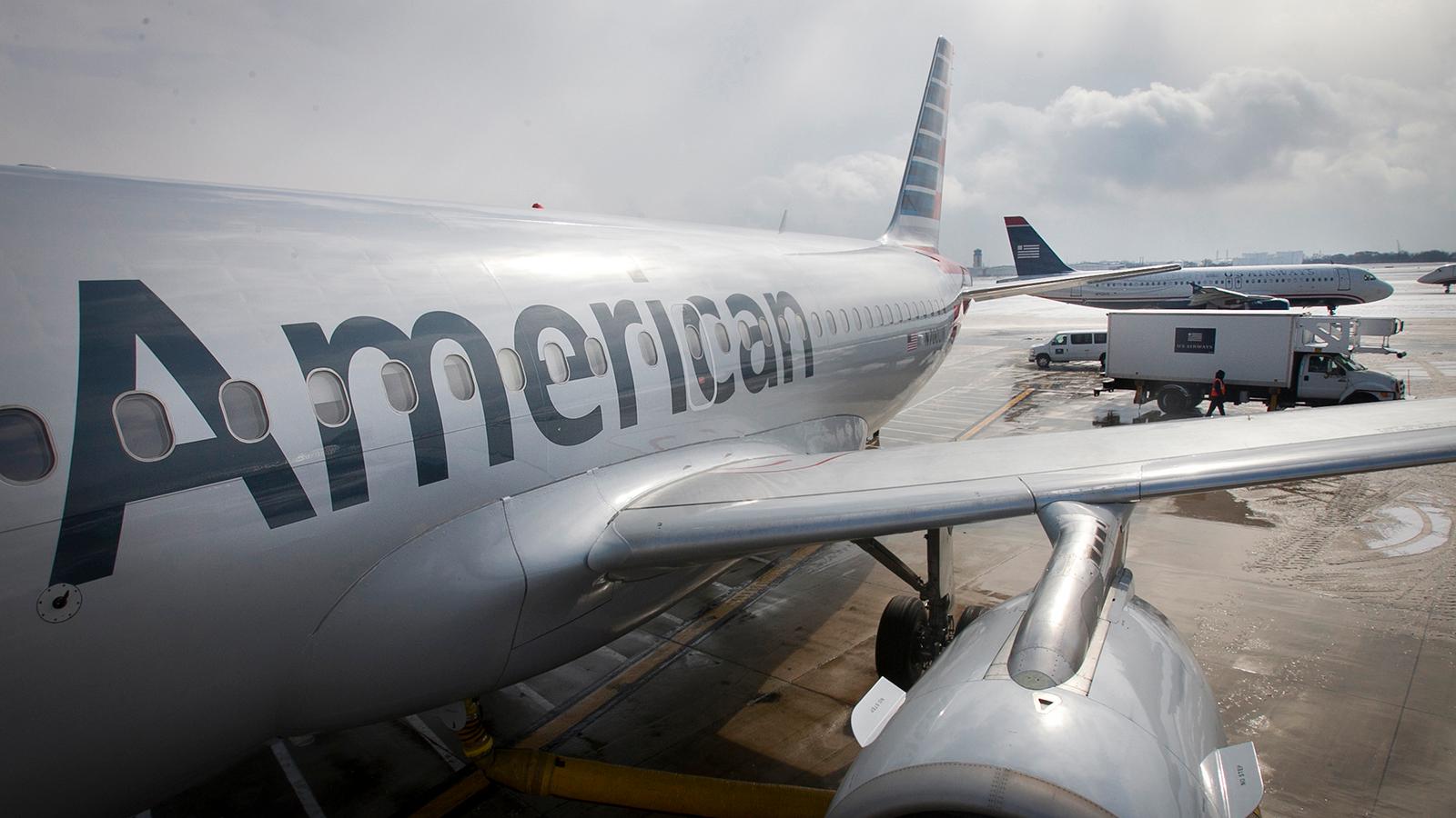 Det var på en American Airlines-flygning från Miami till Los Angeles som Jonathan Rhys Meyers gick loss.