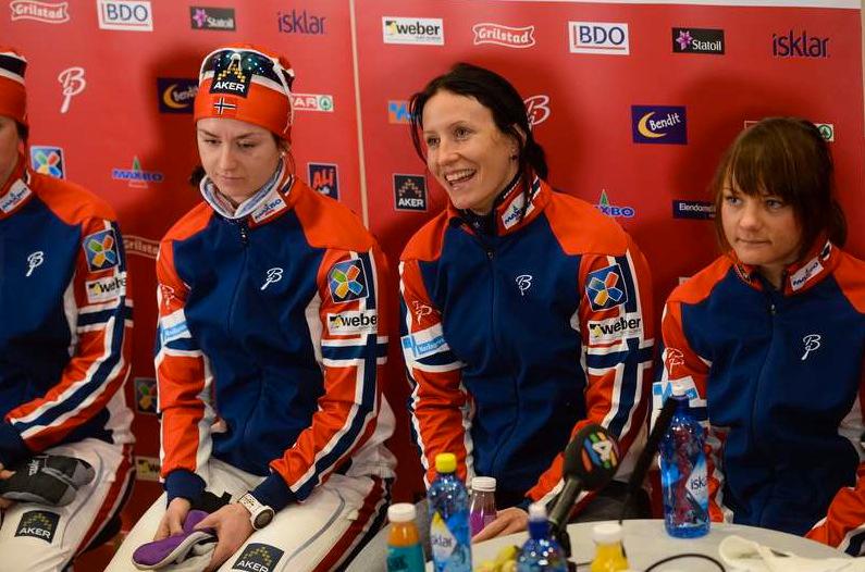 Kari Vikhagen Gjeitnes, Marit Bjørgen under norska damlandslagets pressträff inför skid-VM i Falun.