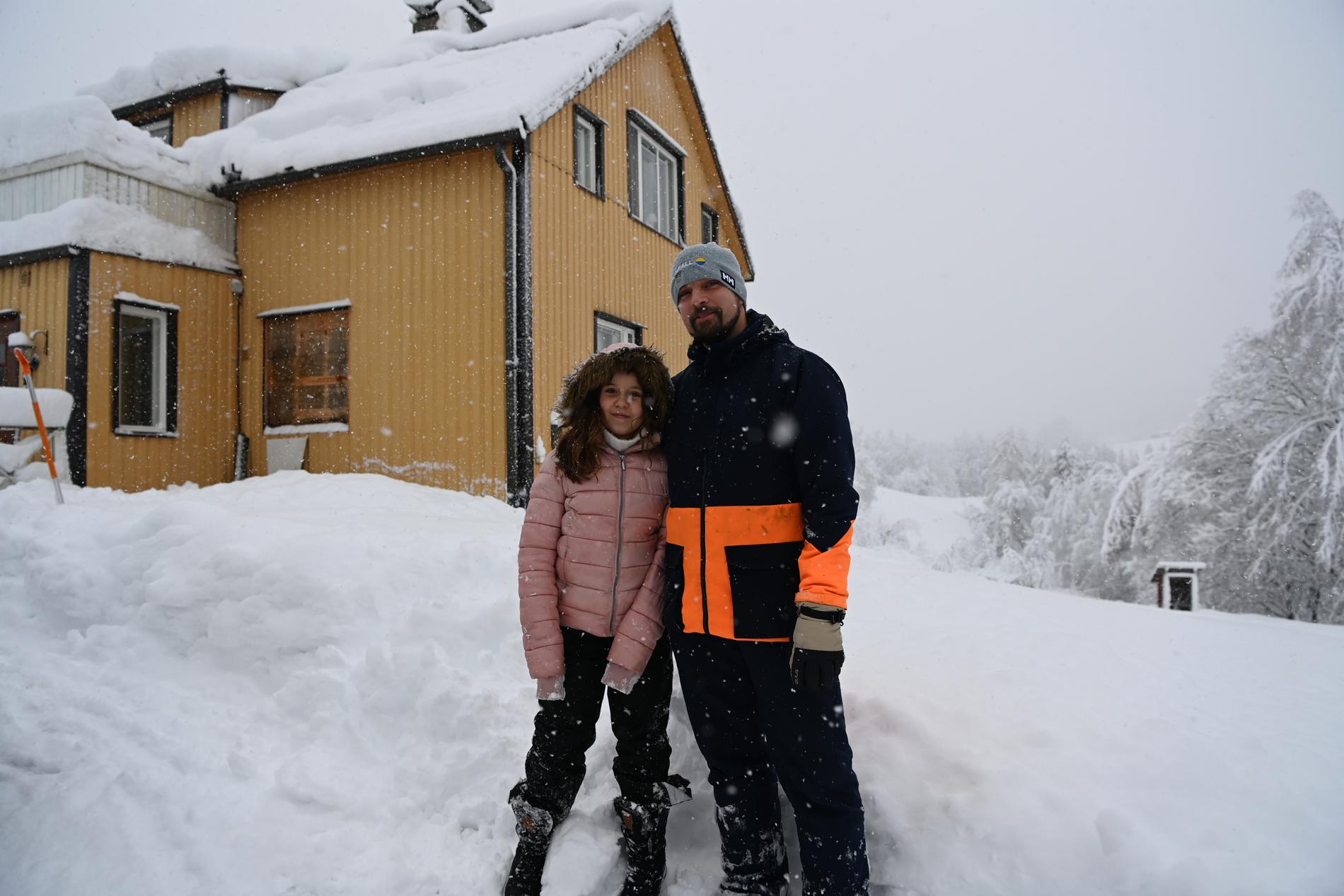 Per Lindström, 35, med dottern Lova Wiksten, 9.