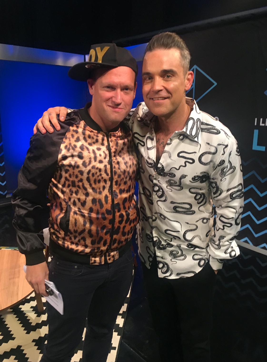Nöjesbladets Tobbe Ek träffar världsstjärnan Robbie Williams.
