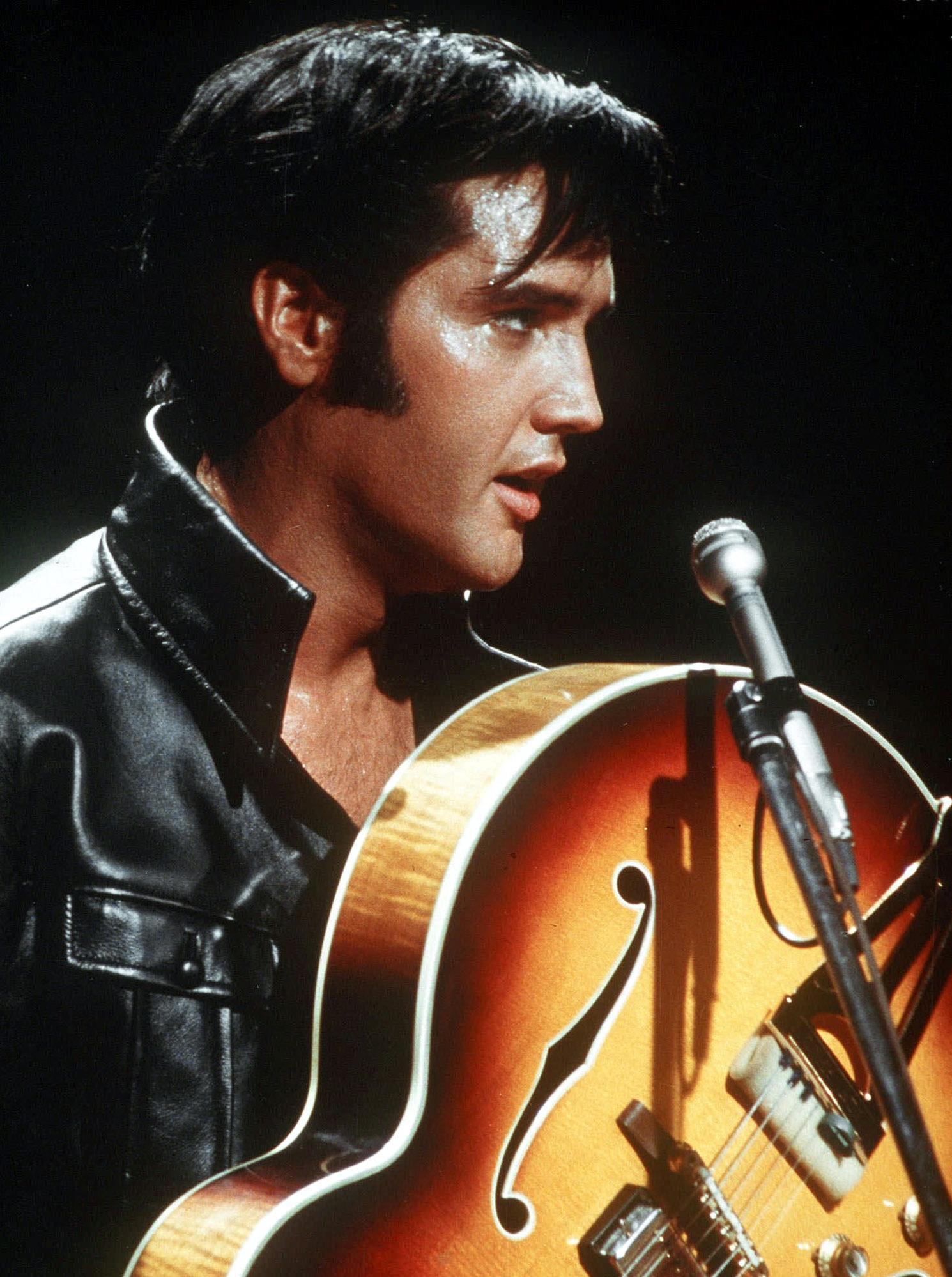 Rockkungen Elvis Presley fortsätter att vara en kassako för sin släkt, 46 år senare.