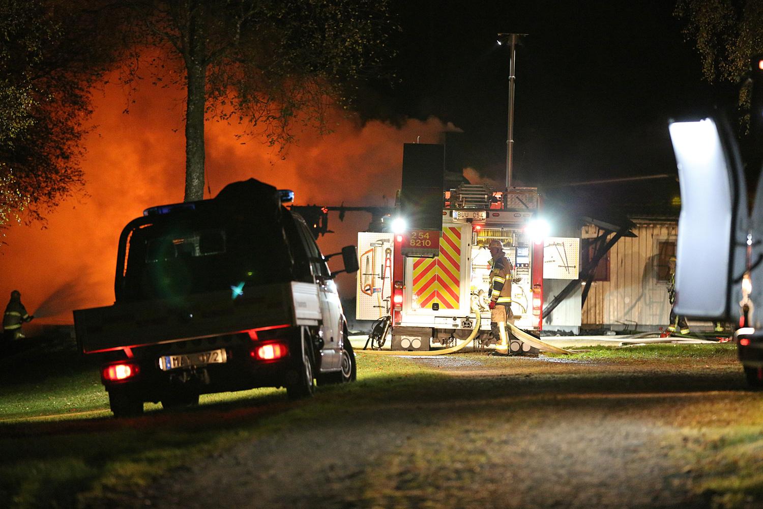 Ett asylboende i Munkedals kommun brann natten mot tisdagen.