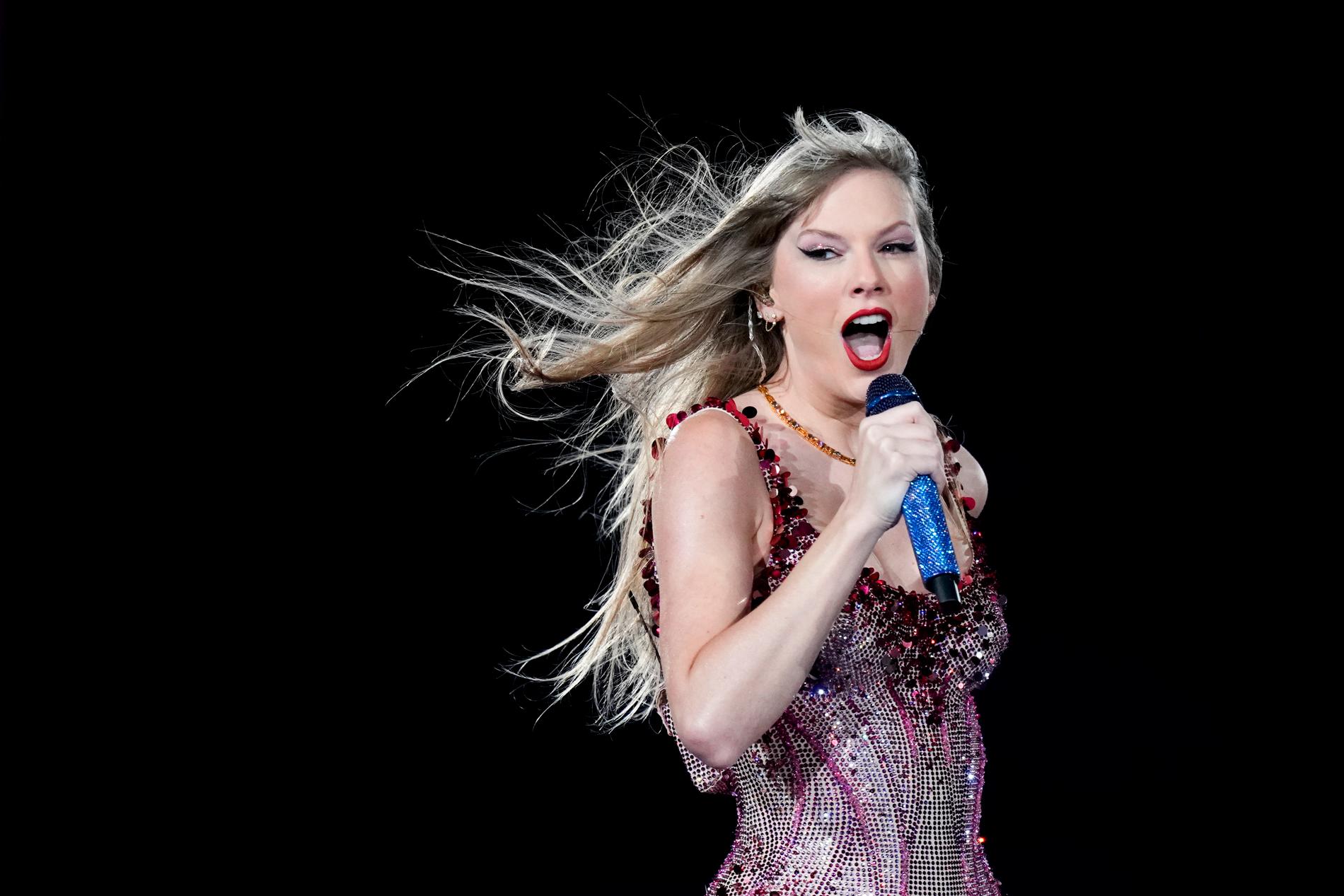 En kvinna dog under en Taylor Swift-konsert i Rio de Janeiro.