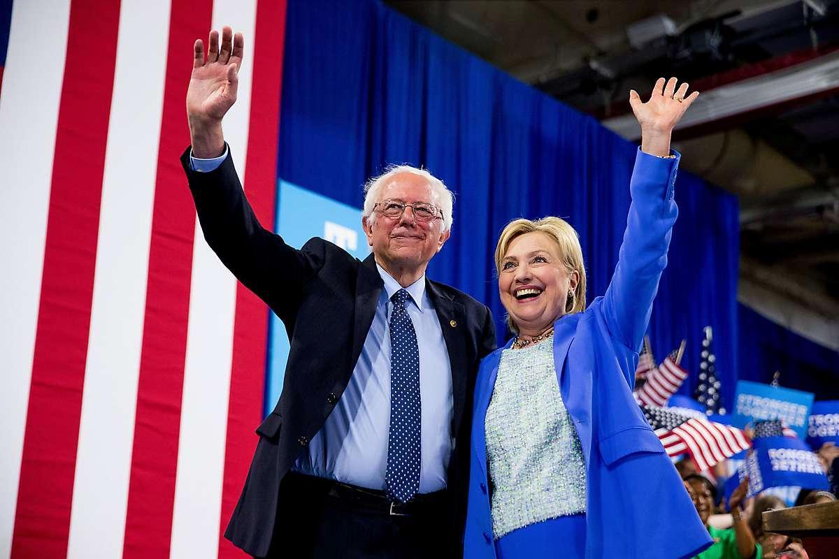 I går gick Bernie Sanders ut och stöttade Hillary Clinton.