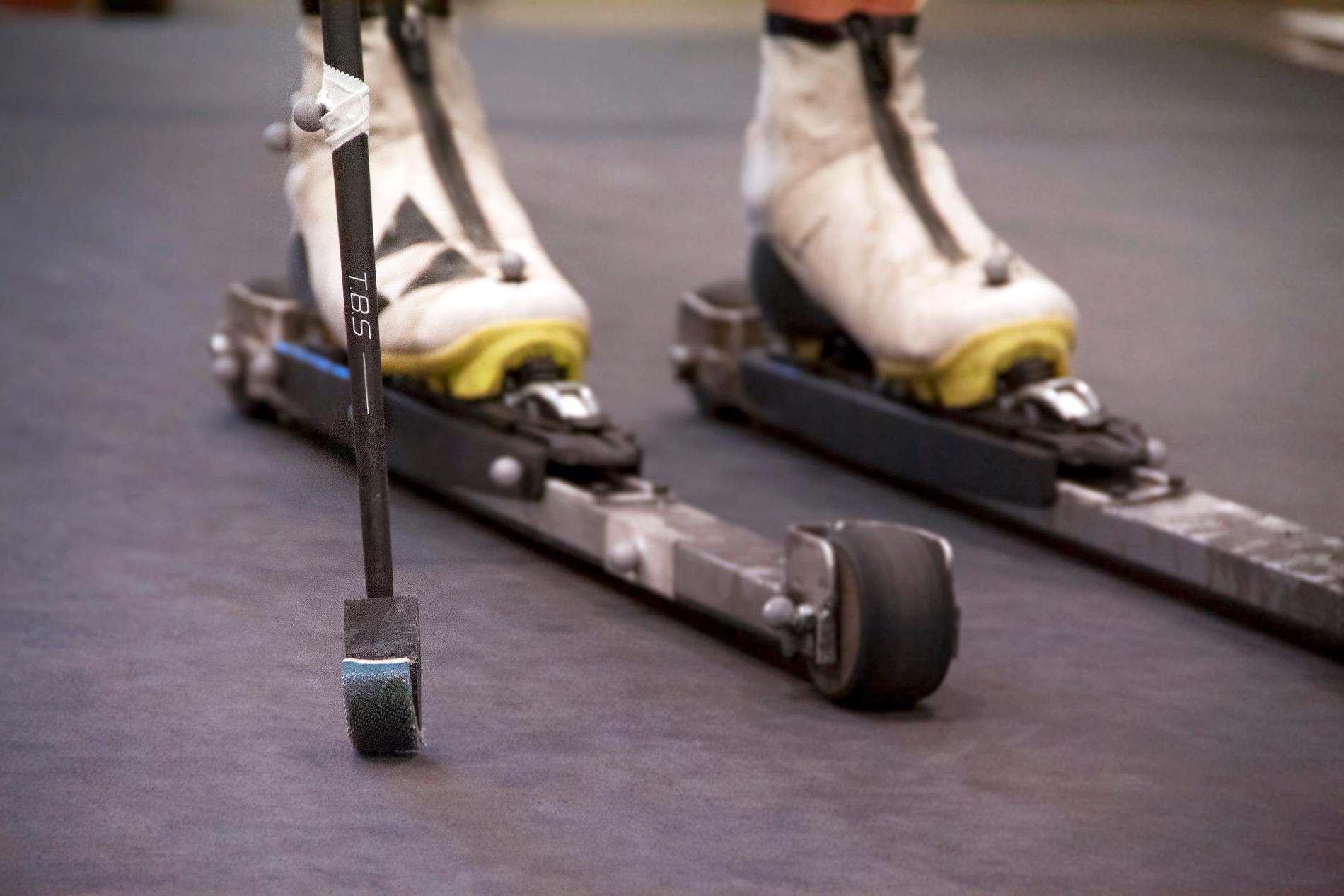 I coronatider har ishockeyspelarna större behov av att träna på barmark.