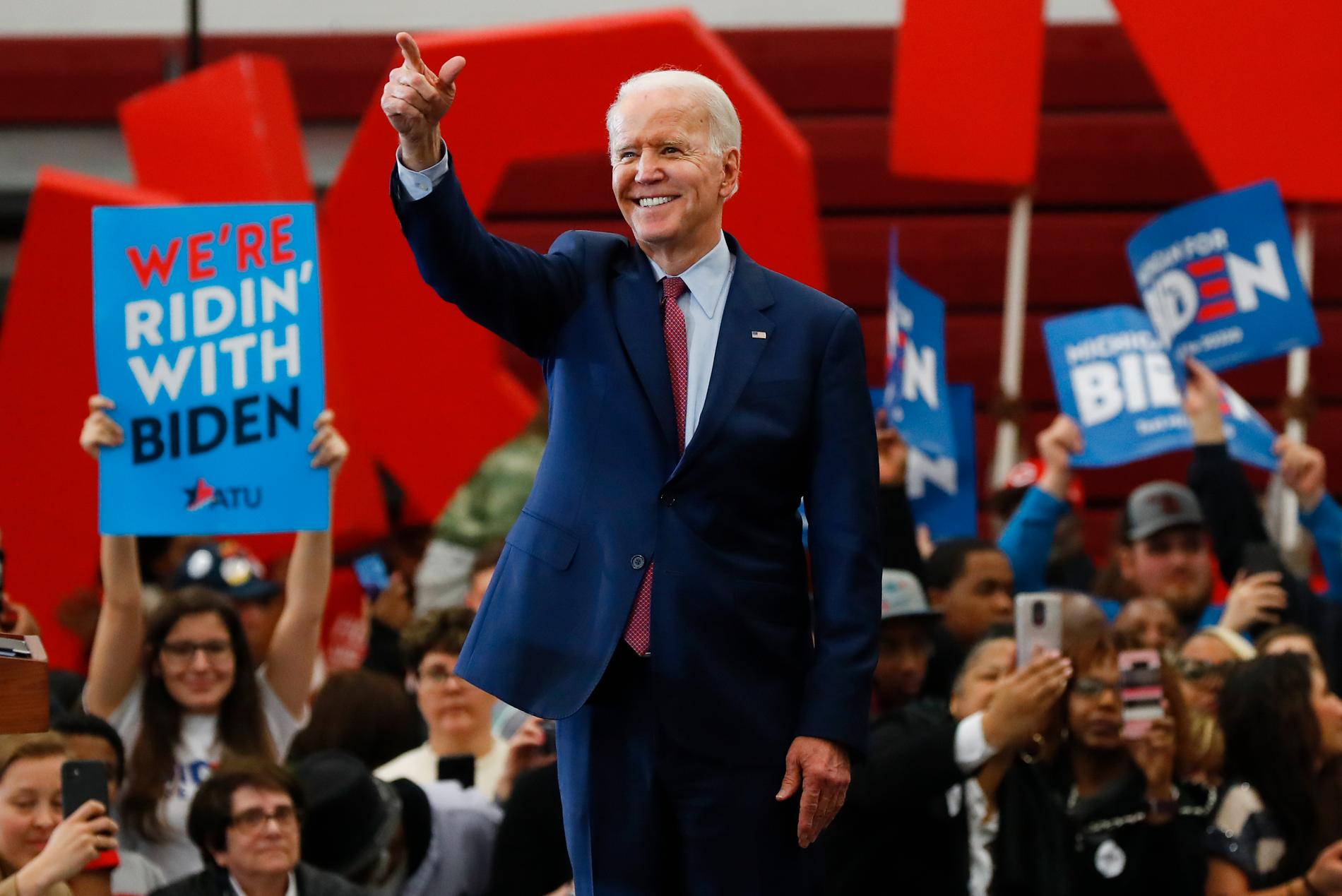 Demokraten Joe Biden kampanjar i Detroit i Michigan – innan coronapandemin tvingade många i USA att hålla sig i karantän.