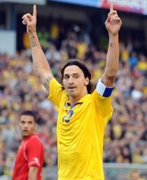 Där satt den – äntligen. Zlatan Ibrahimovic gör mål i landslaget igen.