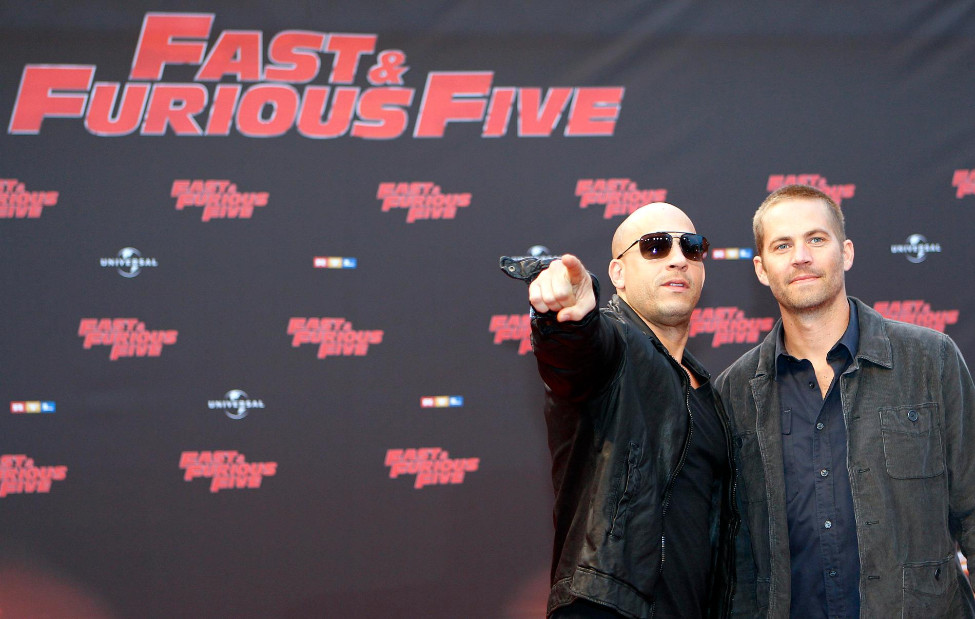 Vin Diesel (till vänster) tillsammans med Paul Walker, som dog 2013. Arkivbild.