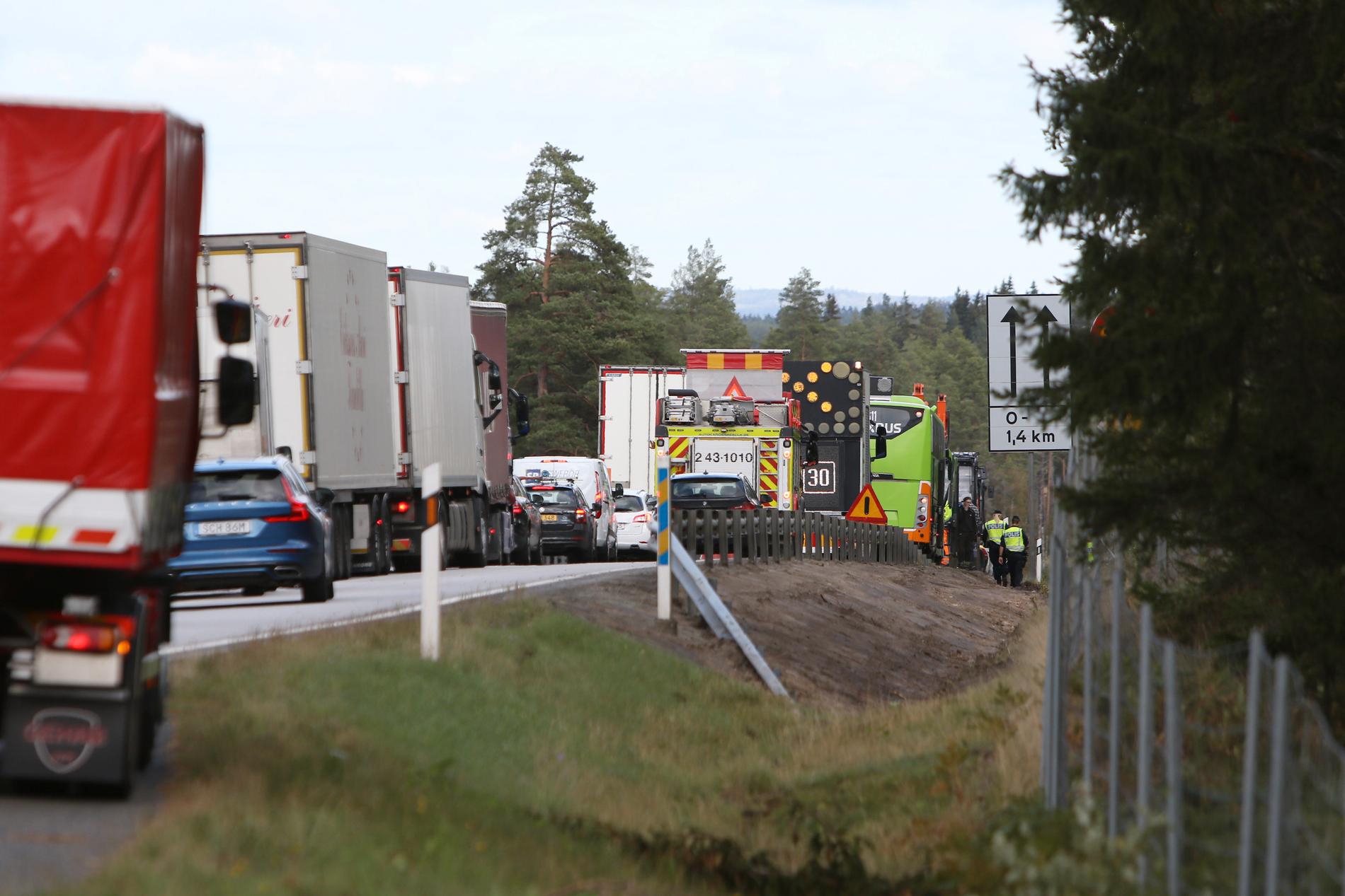 Bussolyckan inträffade på riksväg 40, vid Axamo utanför Jönköping.