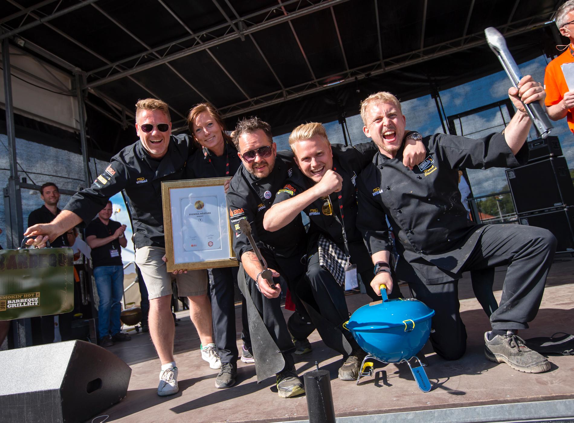 Favorittippade Swedish BBQ Team räckte inte ända fram till sammanlagda VM-titeln men knep två grensegrar, bland annat i dessert. ”Underbart att få avsluta med ett guld på hemmaplan”, säger lagledaren Ulrik Lindelöv.